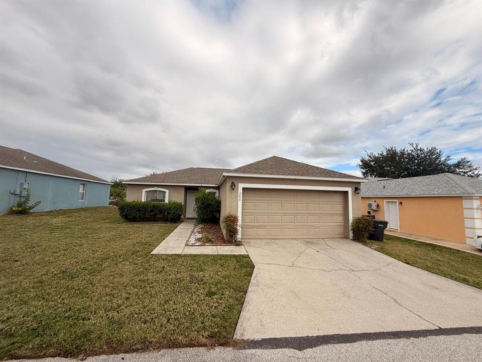 Active With Contract: $275,000 (3 beds, 2 baths, 1264 Square Feet)