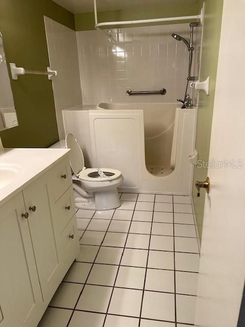 出租: $1,925 (2 贝兹, 2 浴室, 1010 平方英尺)