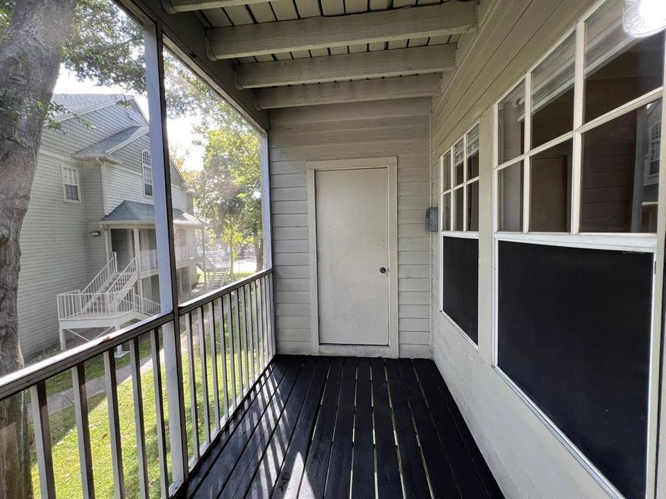 For Rent: $1,350 (1 beds, 1 baths, 722 Square Feet)