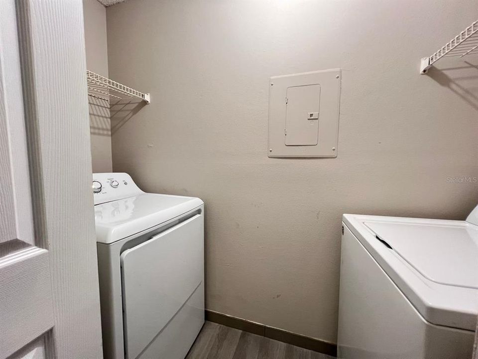 For Rent: $1,350 (1 beds, 1 baths, 722 Square Feet)
