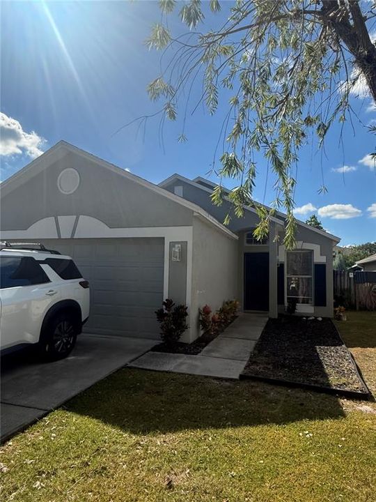 Recently Rented: $2,000 (3 beds, 2 baths, 1158 Square Feet)