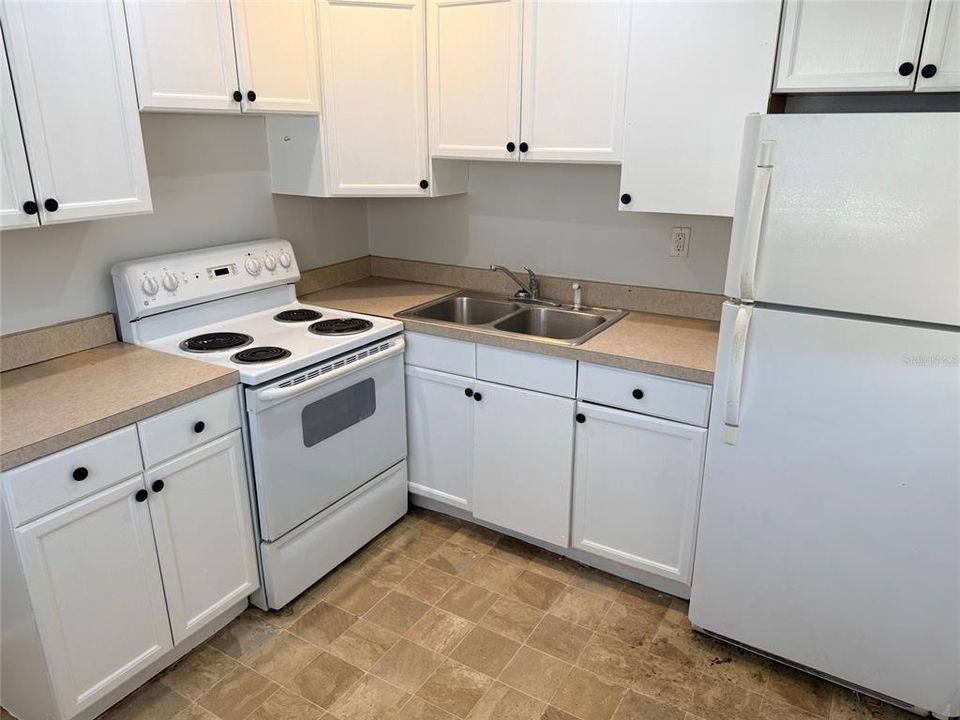 For Rent: $1,795 (3 beds, 1 baths, 744 Square Feet)