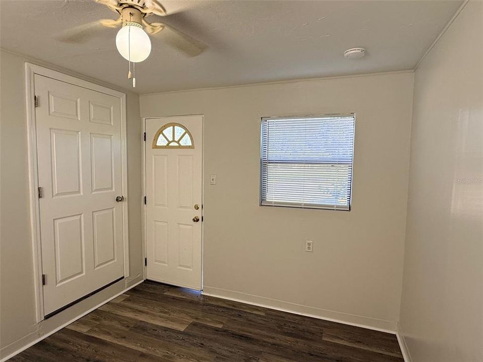 For Rent: $1,795 (3 beds, 1 baths, 744 Square Feet)