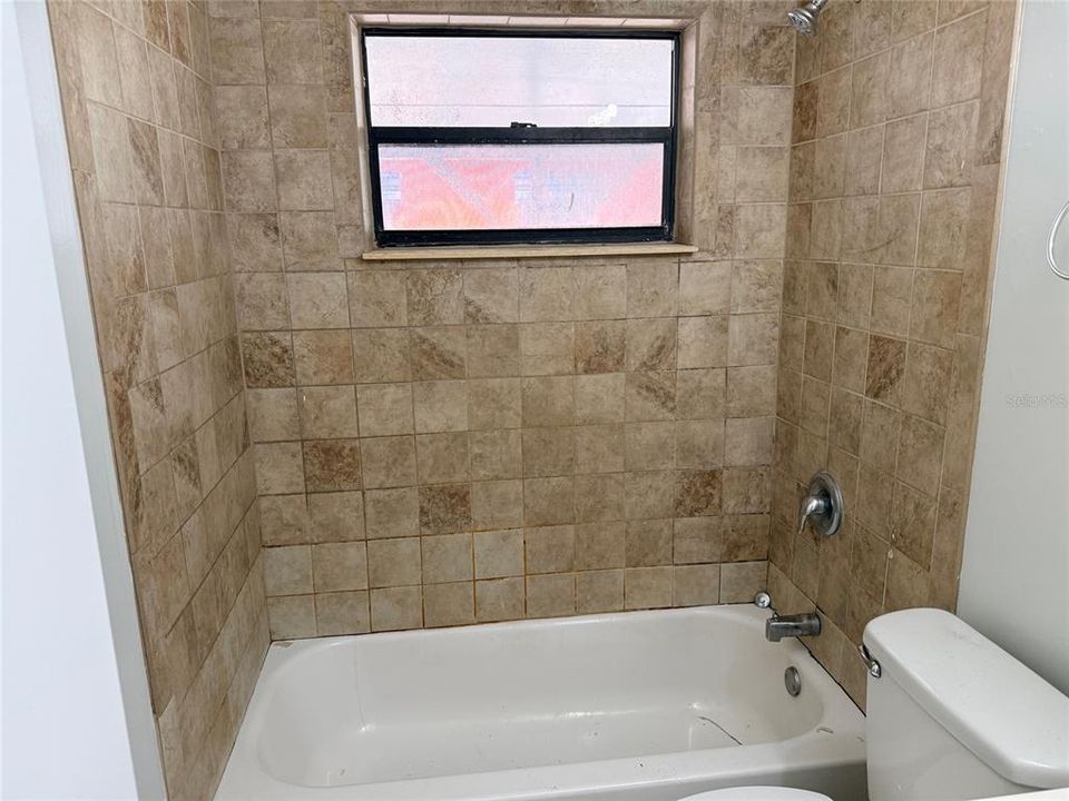 For Rent: $1,795 (3 beds, 1 baths, 744 Square Feet)