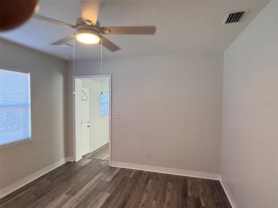 For Rent: $1,795 (3 beds, 1 baths, 744 Square Feet)