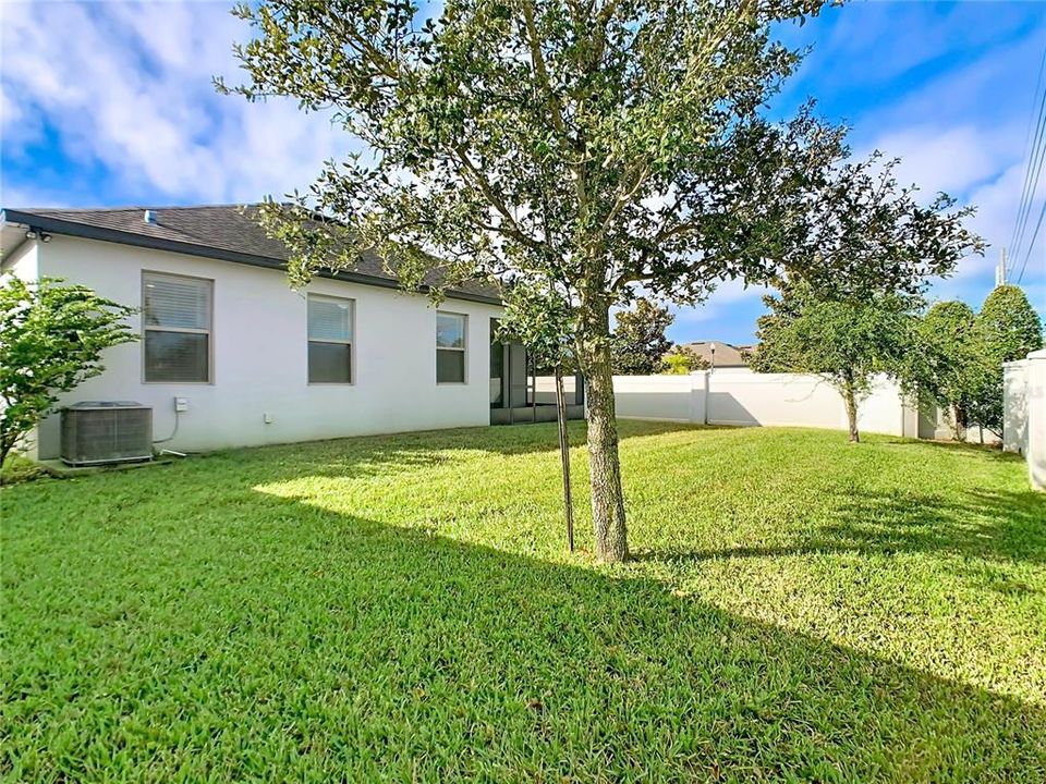 Active With Contract: $399,000 (4 beds, 2 baths, 2092 Square Feet)