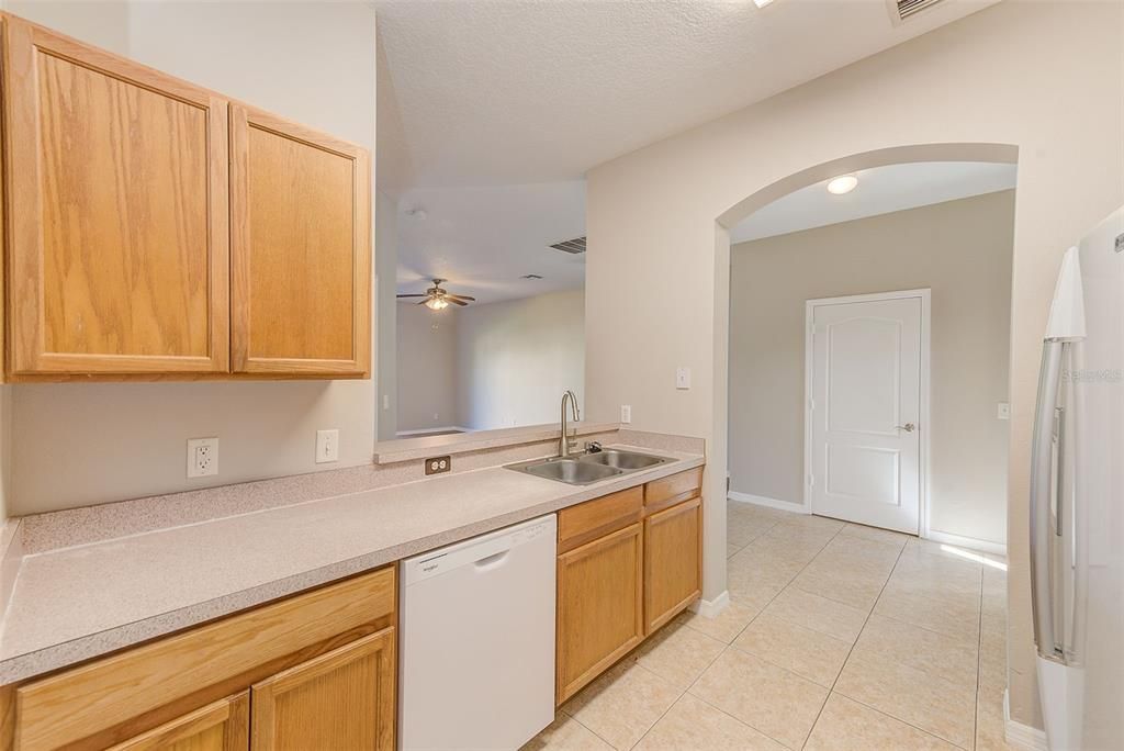 待售: $260,000 (3 贝兹, 2 浴室, 1470 平方英尺)