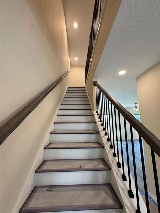 For Sale: $325,000 (3 beds, 2 baths, 1737 Square Feet)