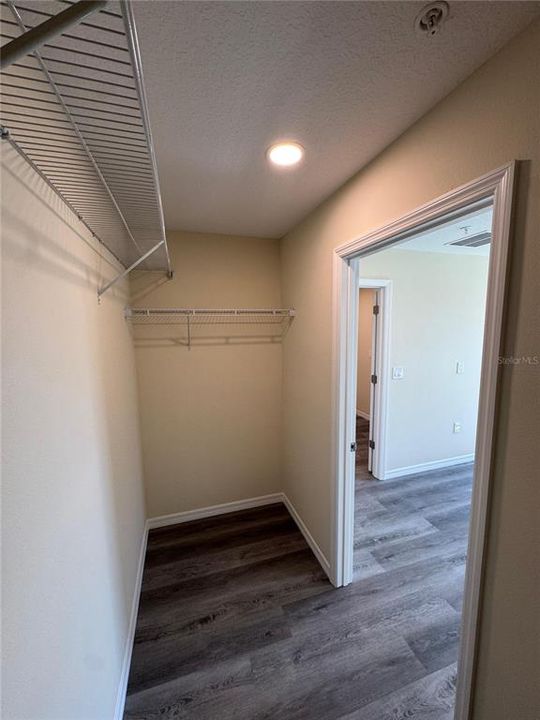 For Sale: $325,000 (3 beds, 2 baths, 1737 Square Feet)