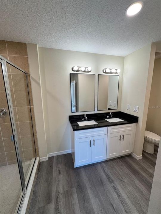 For Sale: $325,000 (3 beds, 2 baths, 1737 Square Feet)