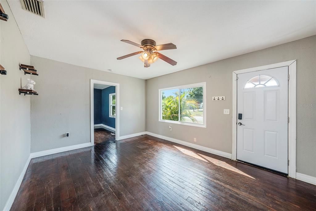 For Sale: $394,999 (3 beds, 2 baths, 1412 Square Feet)