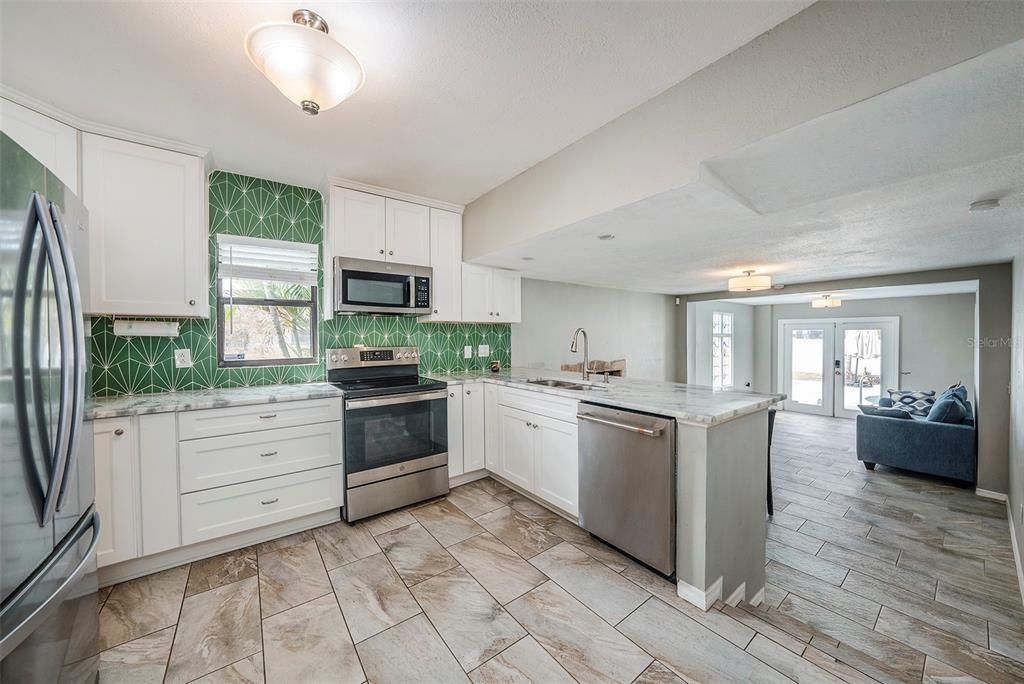 For Sale: $394,999 (3 beds, 2 baths, 1412 Square Feet)