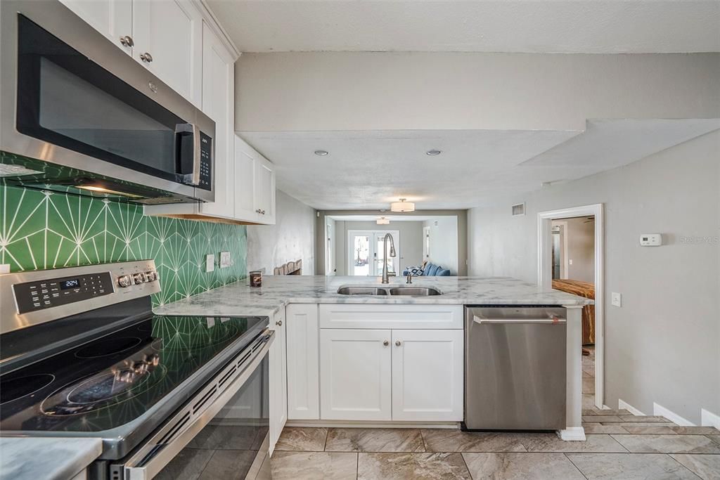 For Sale: $394,999 (3 beds, 2 baths, 1412 Square Feet)