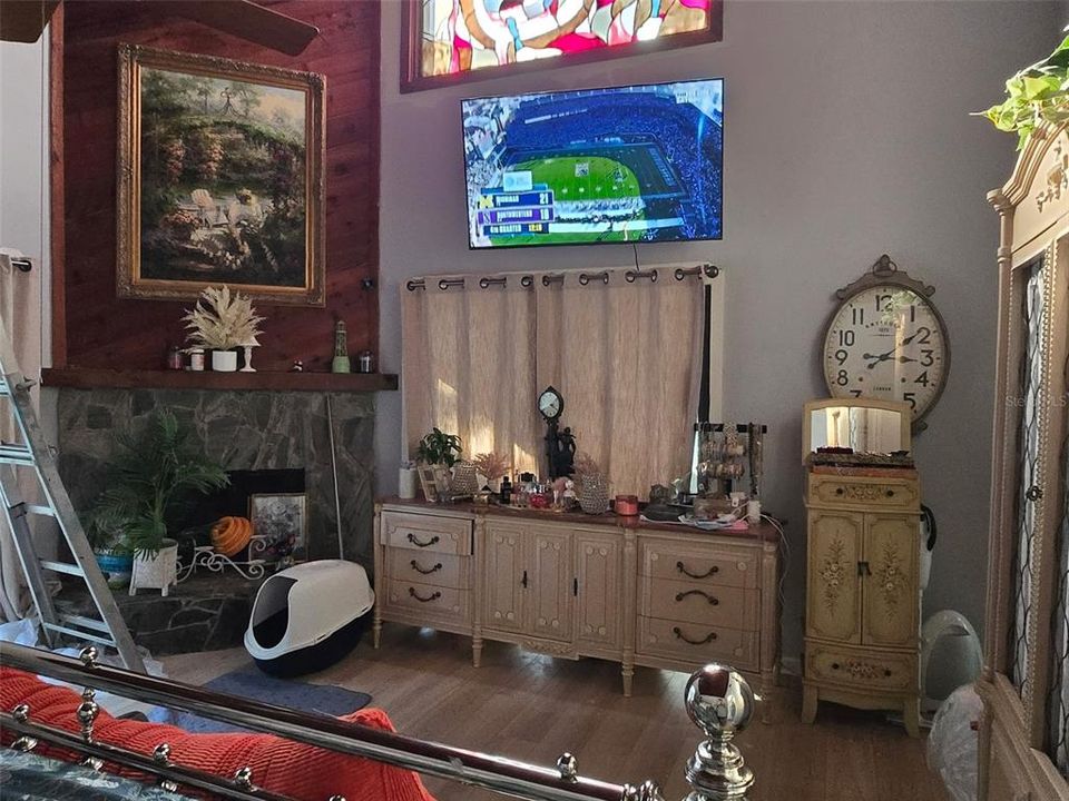 For Sale: $955,000 (4 beds, 2 baths, 2834 Square Feet)