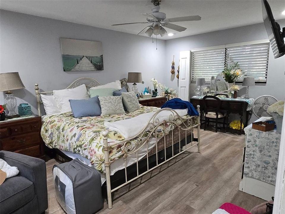 For Sale: $955,000 (4 beds, 2 baths, 2834 Square Feet)