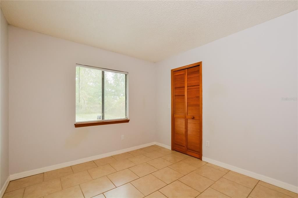 合同活跃: $264,900 (3 贝兹, 2 浴室, 1109 平方英尺)