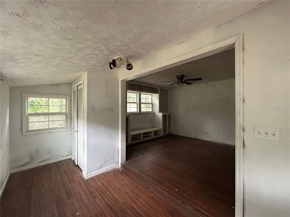 待售: $120,000 (3 贝兹, 2 浴室, 1113 平方英尺)