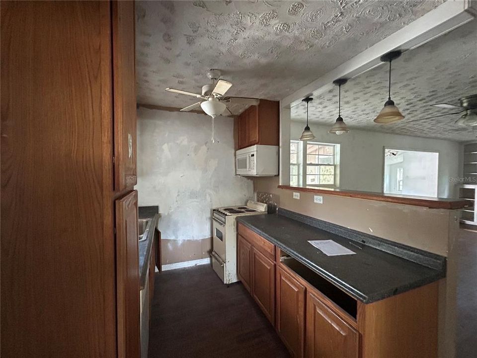 待售: $120,000 (3 贝兹, 2 浴室, 1113 平方英尺)