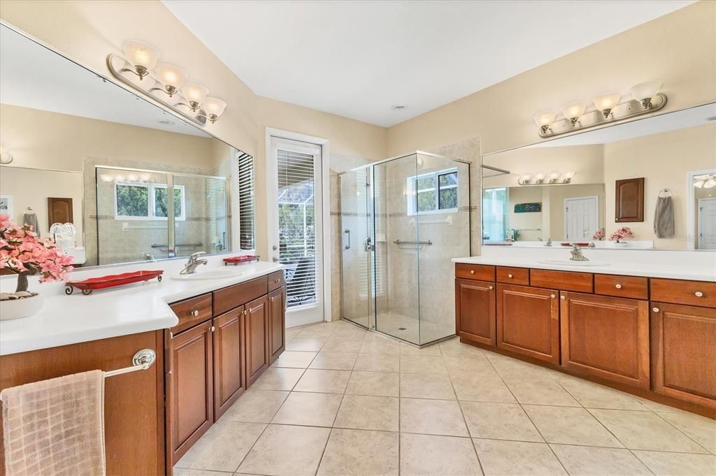 На продажу: $649,000 (3 спален, 2 ванн, 2374 Квадратных фут)