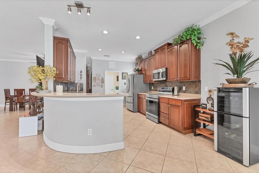 На продажу: $649,000 (3 спален, 2 ванн, 2374 Квадратных фут)