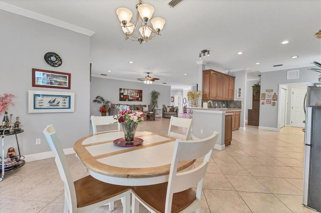 На продажу: $649,000 (3 спален, 2 ванн, 2374 Квадратных фут)