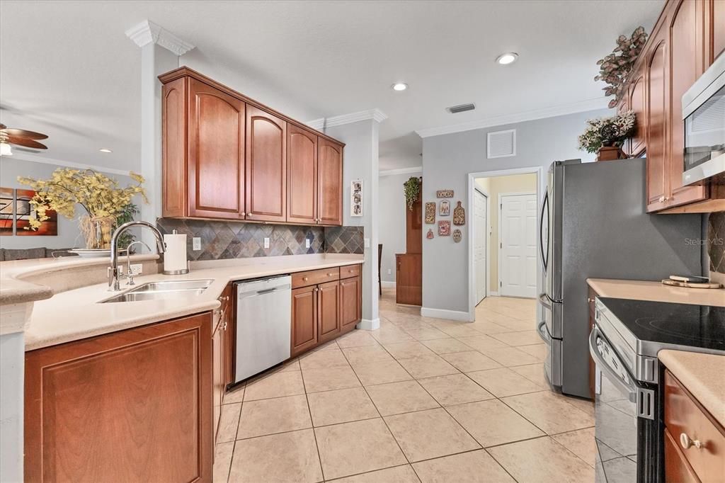 На продажу: $649,000 (3 спален, 2 ванн, 2374 Квадратных фут)