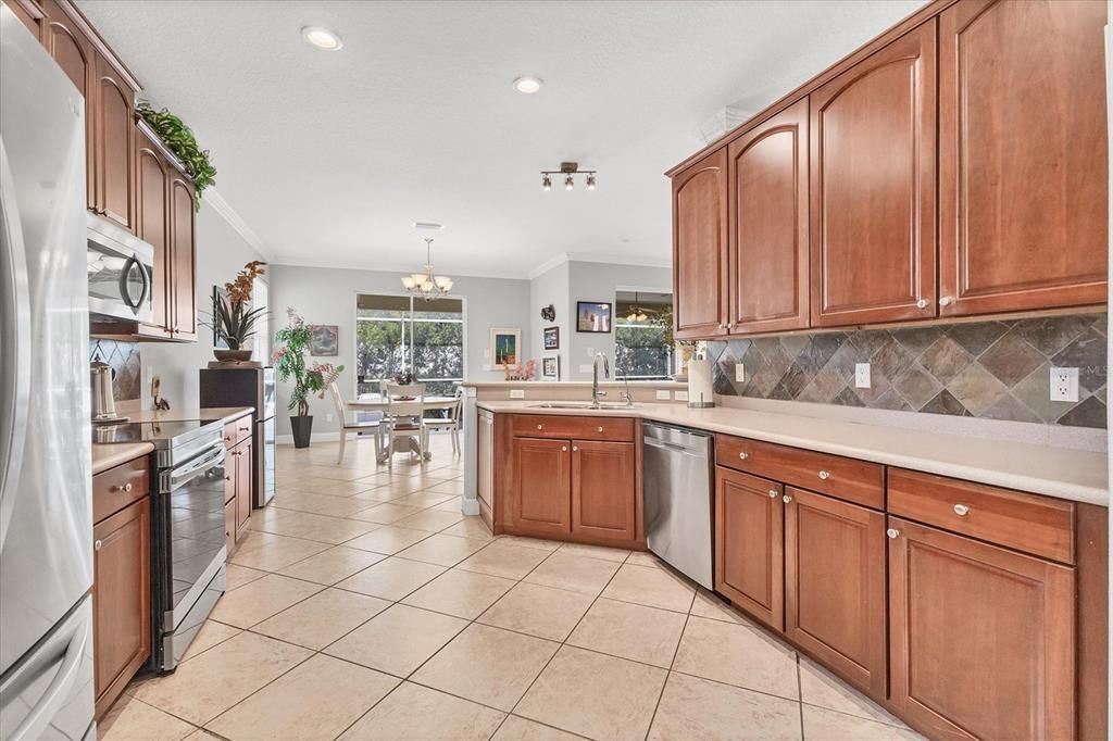 На продажу: $649,000 (3 спален, 2 ванн, 2374 Квадратных фут)