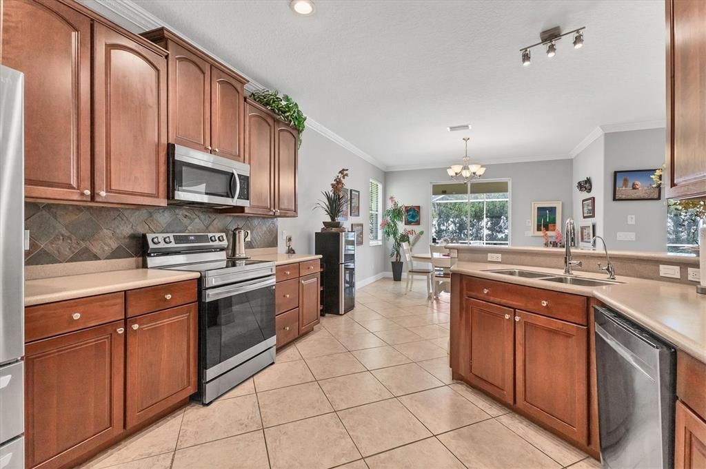 На продажу: $649,000 (3 спален, 2 ванн, 2374 Квадратных фут)