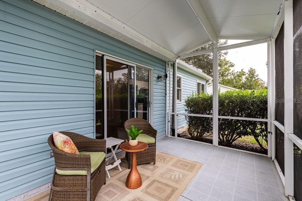 For Sale: $262,000 (2 beds, 2 baths, 1014 Square Feet)