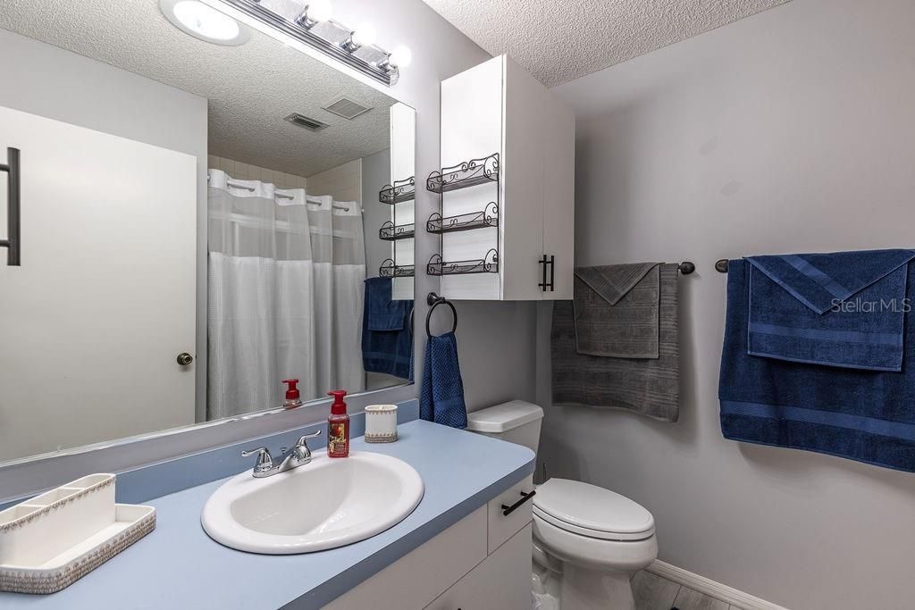 For Sale: $262,000 (2 beds, 2 baths, 1014 Square Feet)