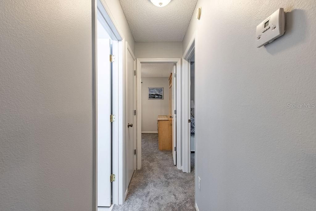 For Sale: $262,000 (2 beds, 2 baths, 1014 Square Feet)