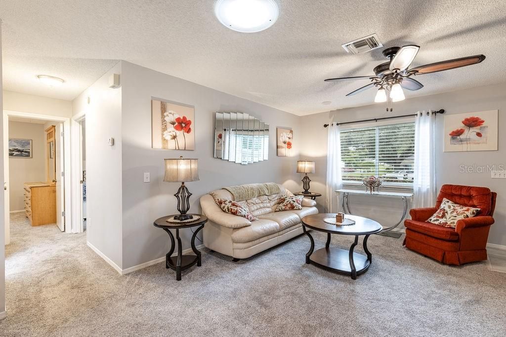 For Sale: $262,000 (2 beds, 2 baths, 1014 Square Feet)