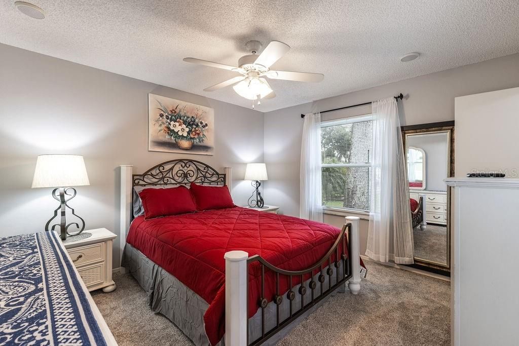 For Sale: $262,000 (2 beds, 2 baths, 1014 Square Feet)