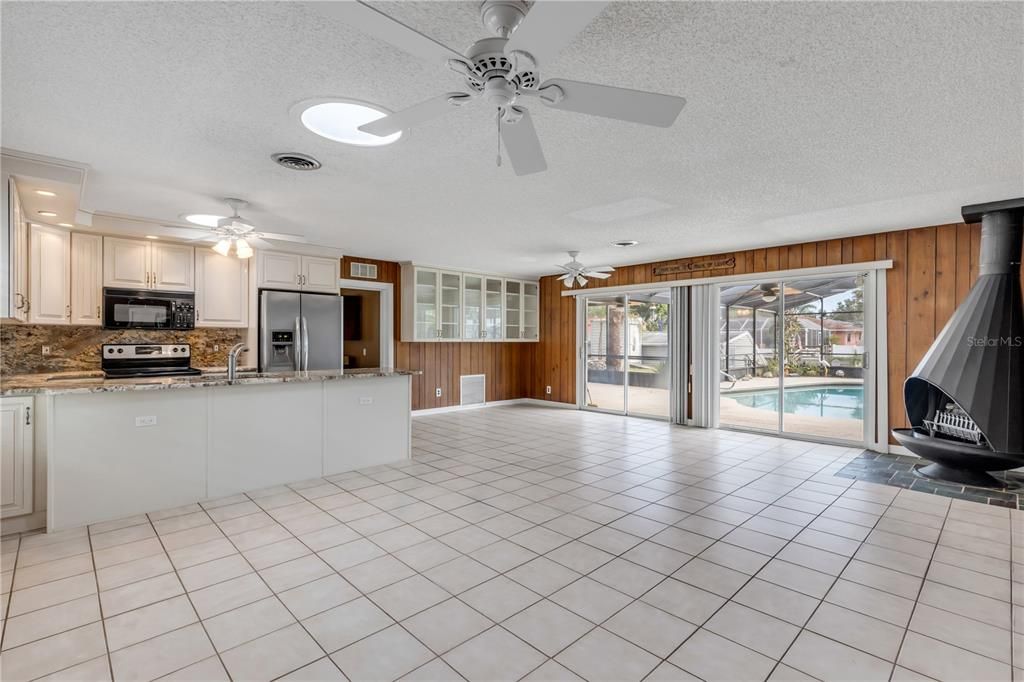 For Sale: $600,000 (3 beds, 2 baths, 1780 Square Feet)