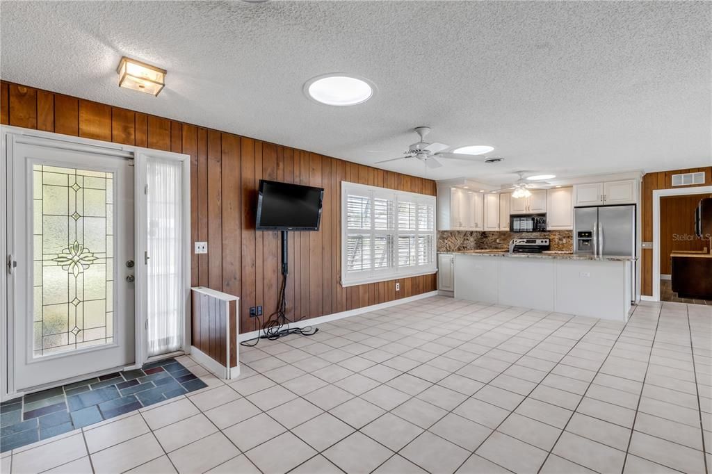 For Sale: $600,000 (3 beds, 2 baths, 1780 Square Feet)