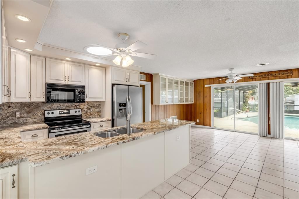 For Sale: $600,000 (3 beds, 2 baths, 1780 Square Feet)