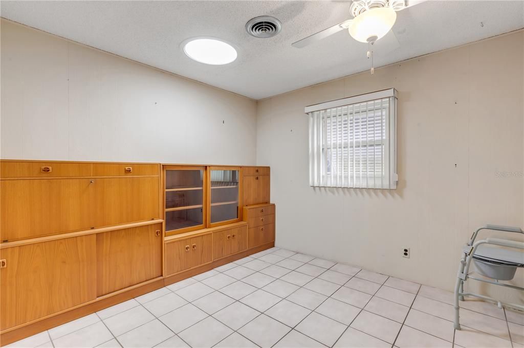 For Sale: $600,000 (3 beds, 2 baths, 1780 Square Feet)