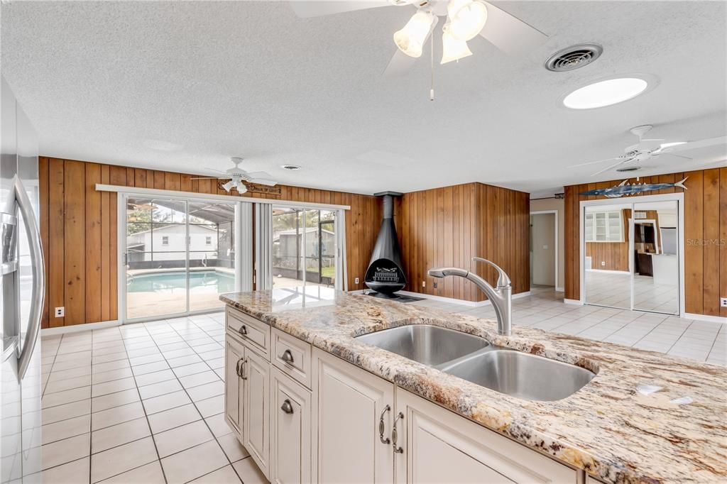 For Sale: $600,000 (3 beds, 2 baths, 1780 Square Feet)