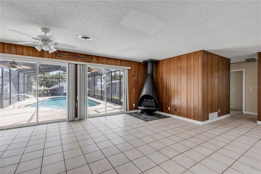 For Sale: $600,000 (3 beds, 2 baths, 1780 Square Feet)