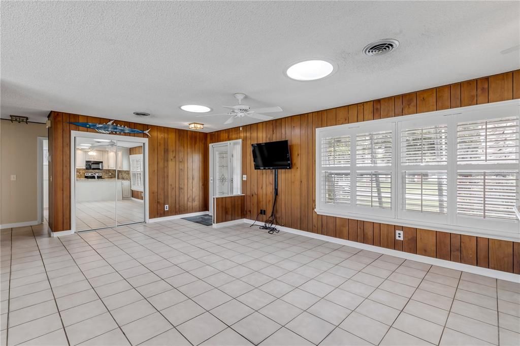 For Sale: $600,000 (3 beds, 2 baths, 1780 Square Feet)