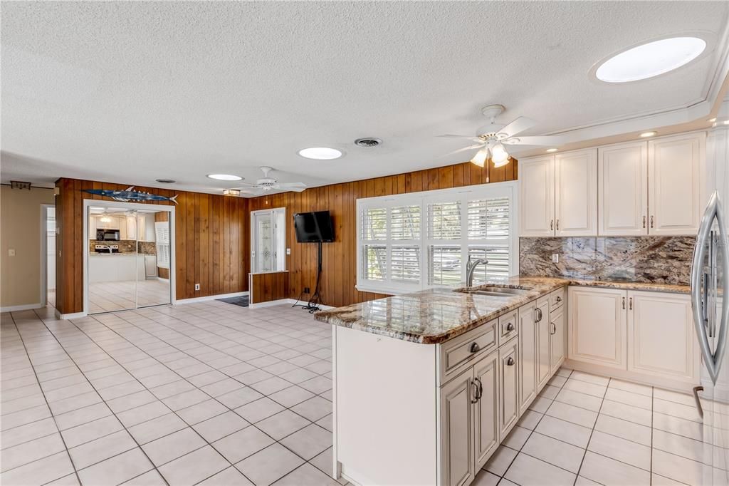 For Sale: $600,000 (3 beds, 2 baths, 1780 Square Feet)