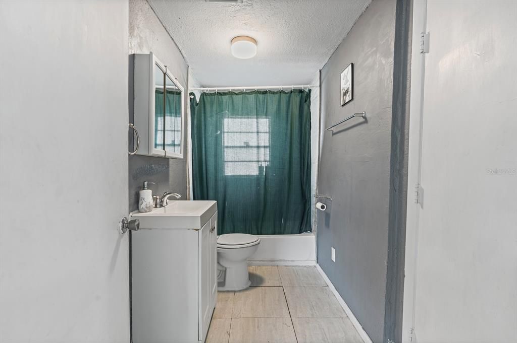 En Venta: $265,000 (4 camas, 2 baños, 1149 Pies cuadrados)