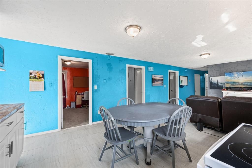 En Venta: $265,000 (4 camas, 2 baños, 1149 Pies cuadrados)