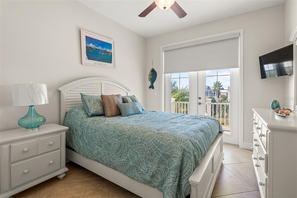 待售: $1,895,000 (5 贝兹, 4 浴室, 2460 平方英尺)