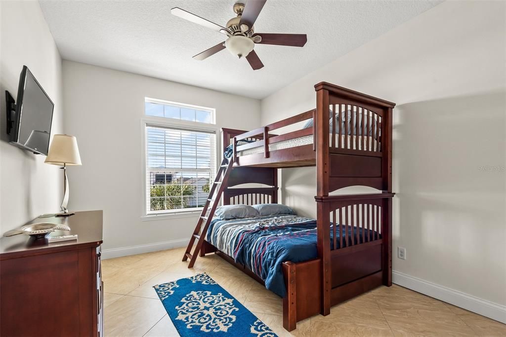 待售: $1,895,000 (5 贝兹, 4 浴室, 2460 平方英尺)