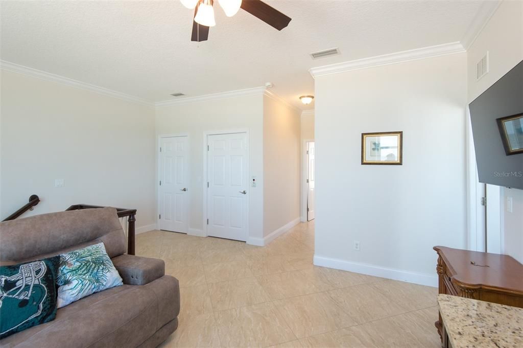 待售: $1,895,000 (5 贝兹, 4 浴室, 2460 平方英尺)