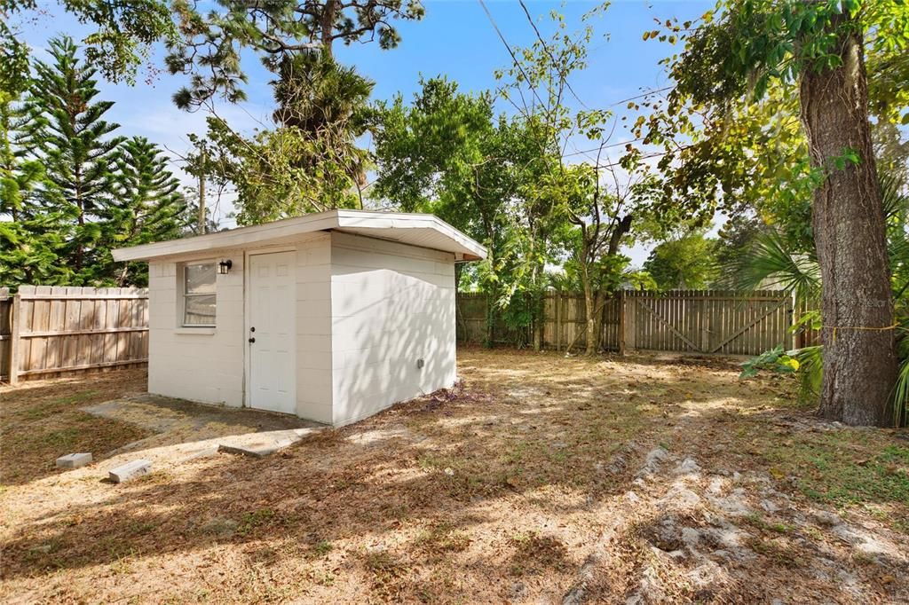 Active With Contract: $269,900 (2 beds, 1 baths, 1066 Square Feet)