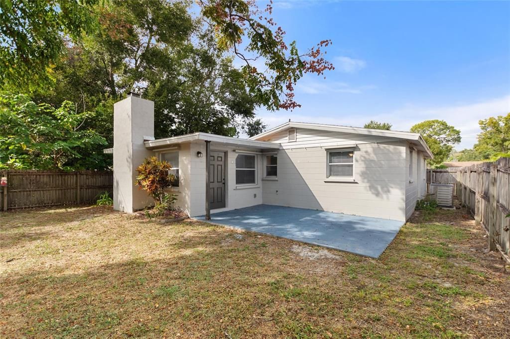 Active With Contract: $269,900 (2 beds, 1 baths, 1066 Square Feet)