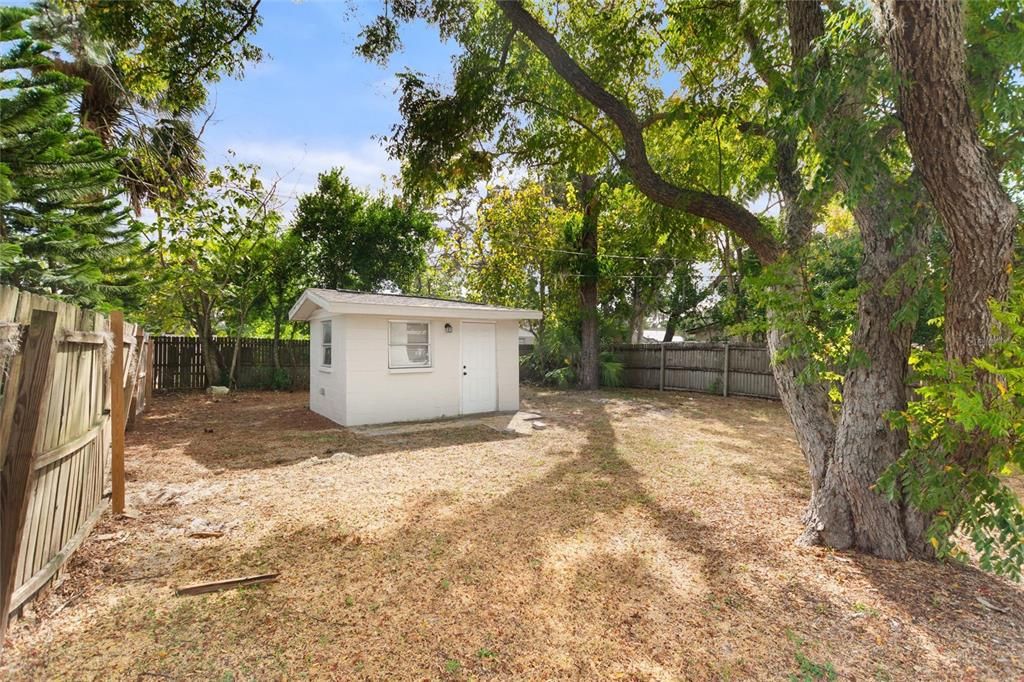 Active With Contract: $269,900 (2 beds, 1 baths, 1066 Square Feet)