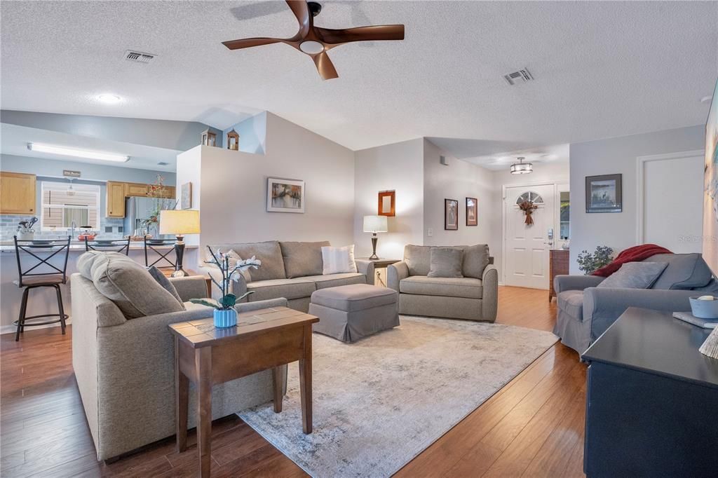 Active With Contract: $242,000 (2 beds, 2 baths, 1288 Square Feet)